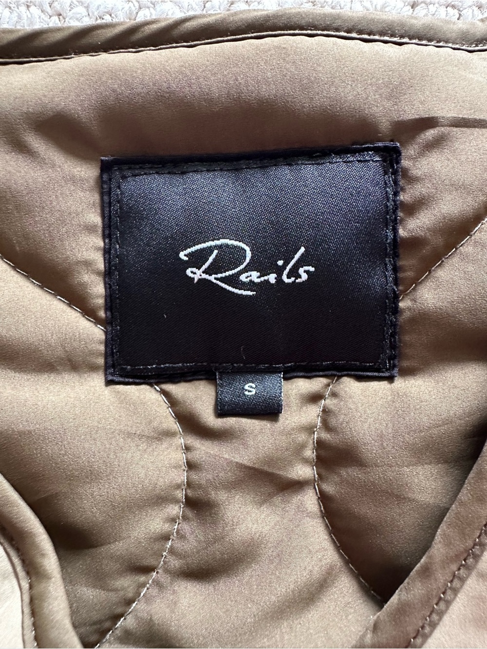Rails Lightweight Quilted Jacket - Picture 8 of 12